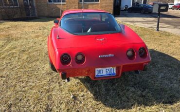 Chevrolet-Corvette-1979-Red-Red-133416-25