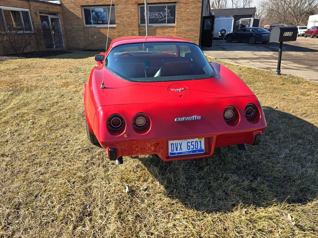 Chevrolet-Corvette-1979-Red-Red-133416-25