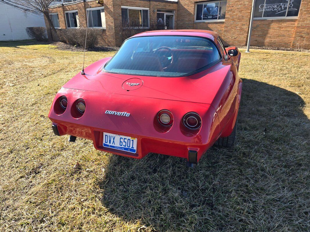 Chevrolet-Corvette-1979-Red-Red-133416-26