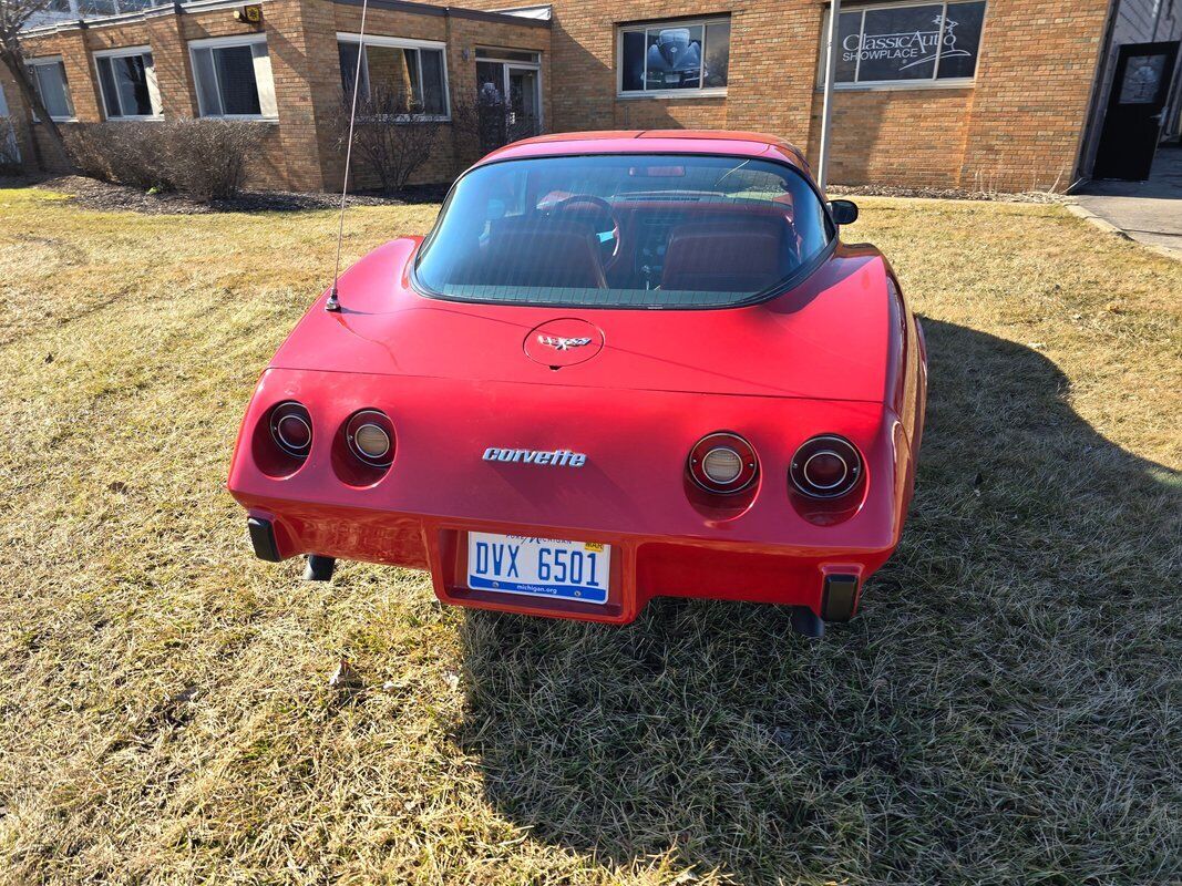 Chevrolet-Corvette-1979-Red-Red-133416-27