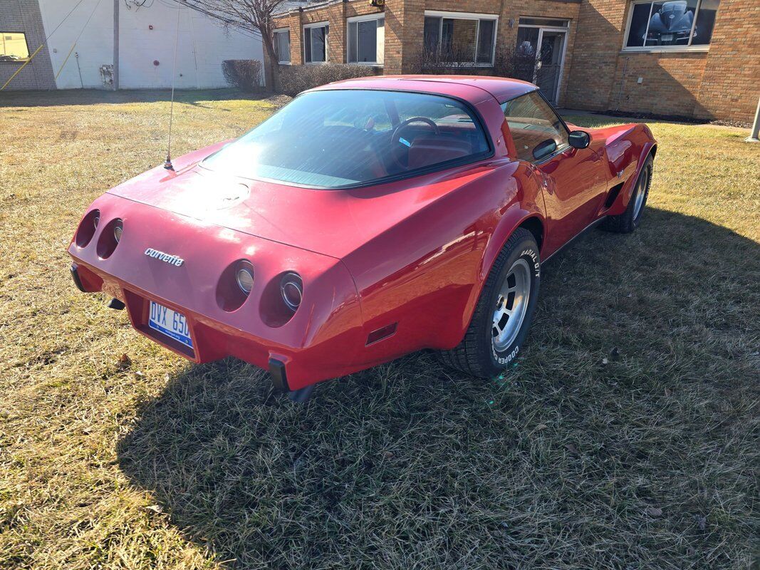 Chevrolet-Corvette-1979-Red-Red-133416-28