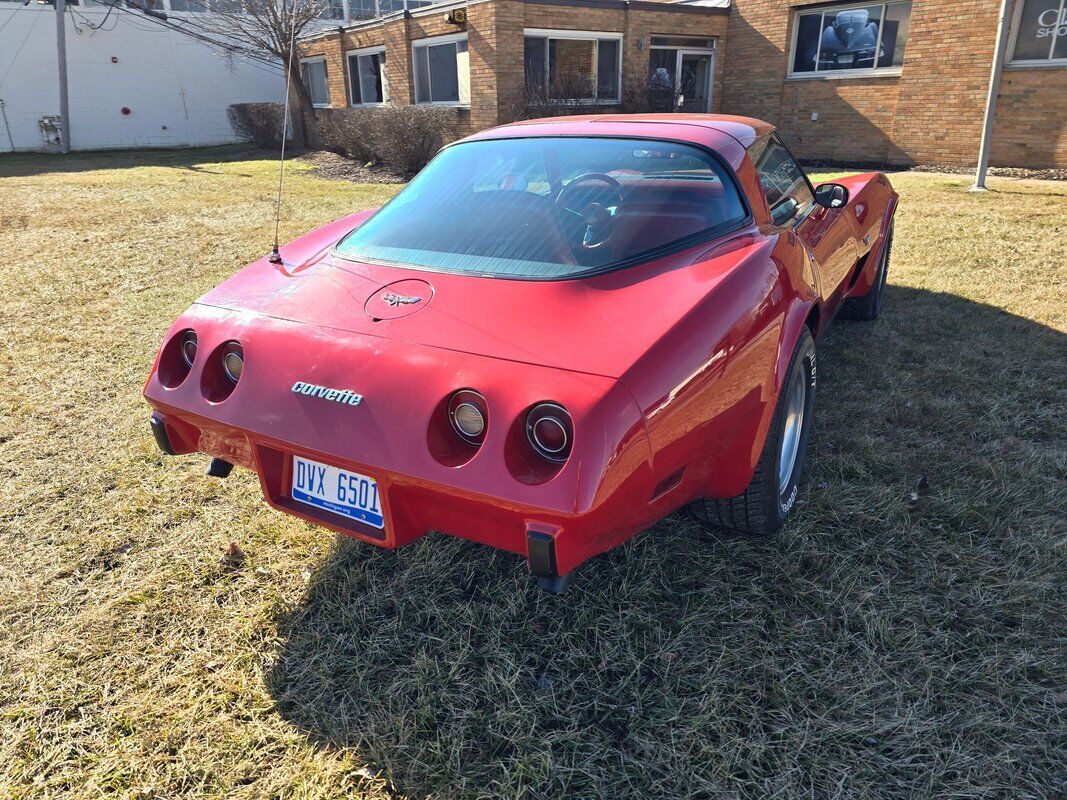 Chevrolet-Corvette-1979-Red-Red-133416-29