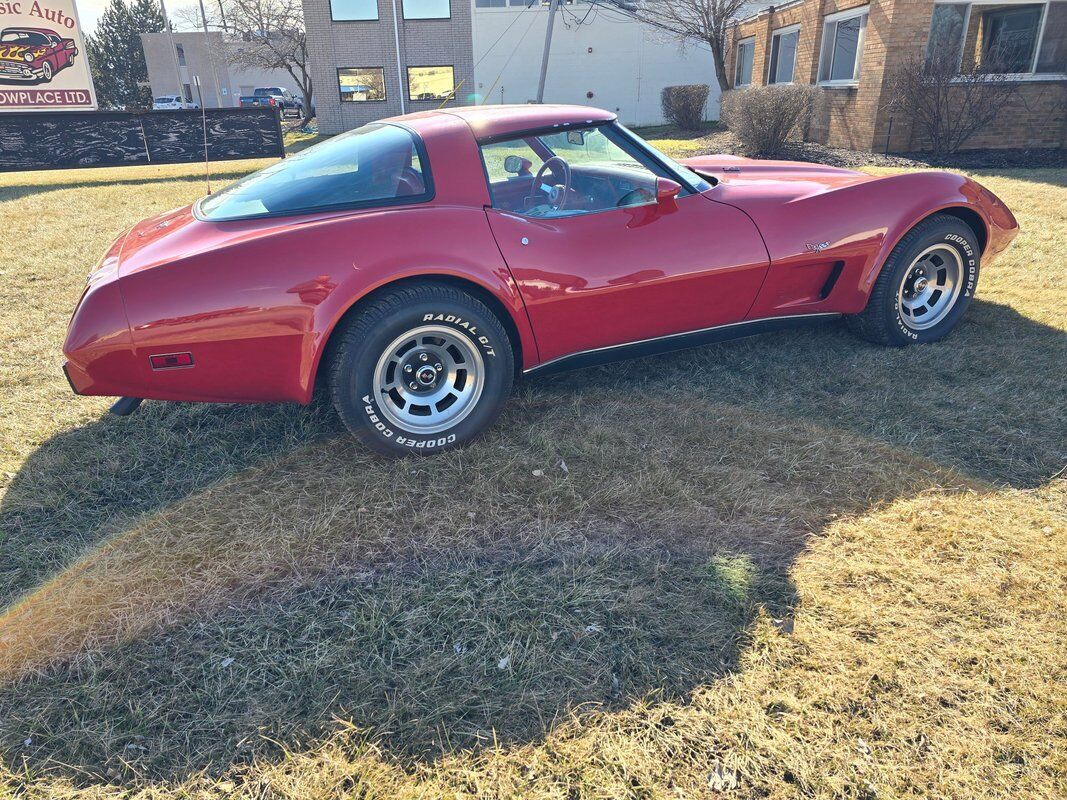 Chevrolet-Corvette-1979-Red-Red-133416-31