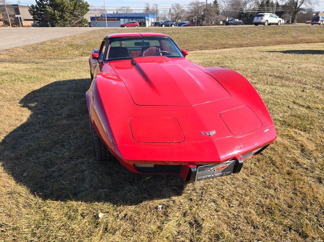 Chevrolet-Corvette-1979-Red-Red-133416-4