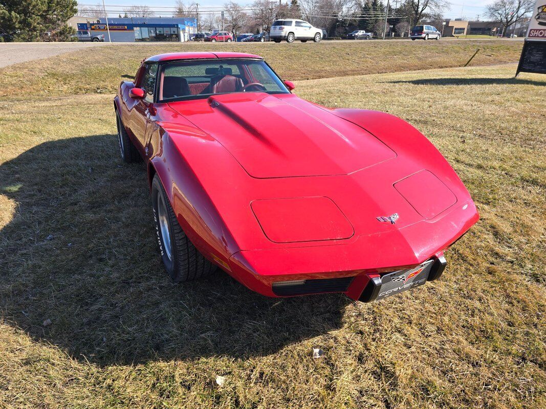 Chevrolet-Corvette-1979-Red-Red-133416-5