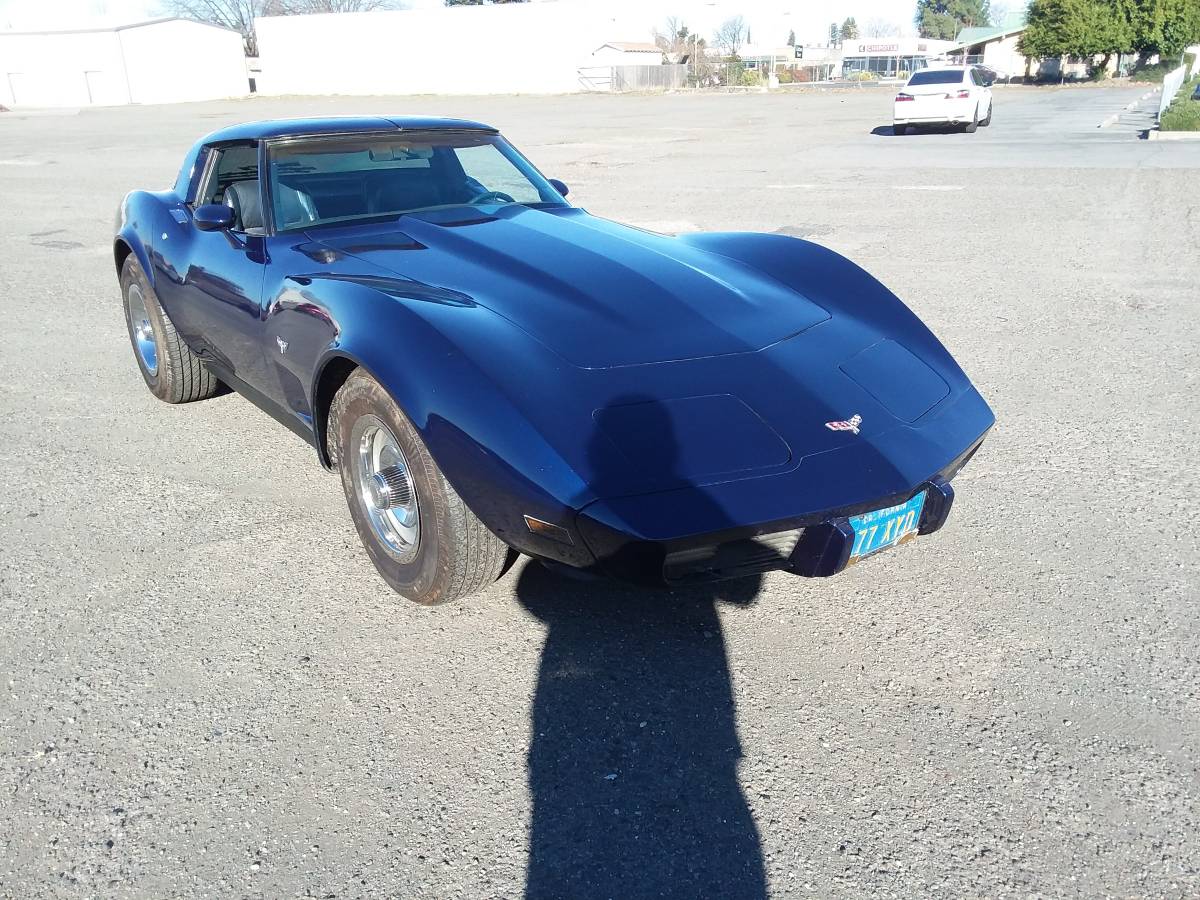 Chevrolet-Corvette-1979-blue-109937-1