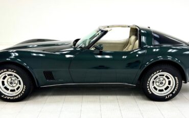 Chevrolet-Corvette-1980-Green-Oyster-222896-2