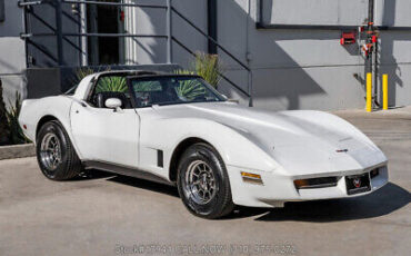 Chevrolet-Corvette-1980-White-Other-Color-0-3