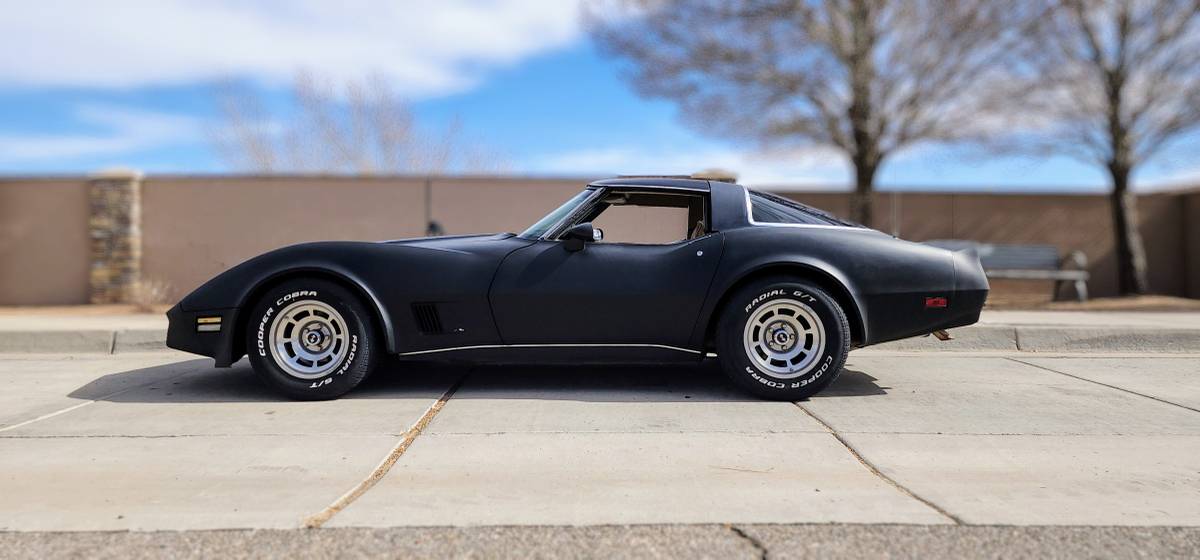 Chevrolet-Corvette-1980-black-159635-1