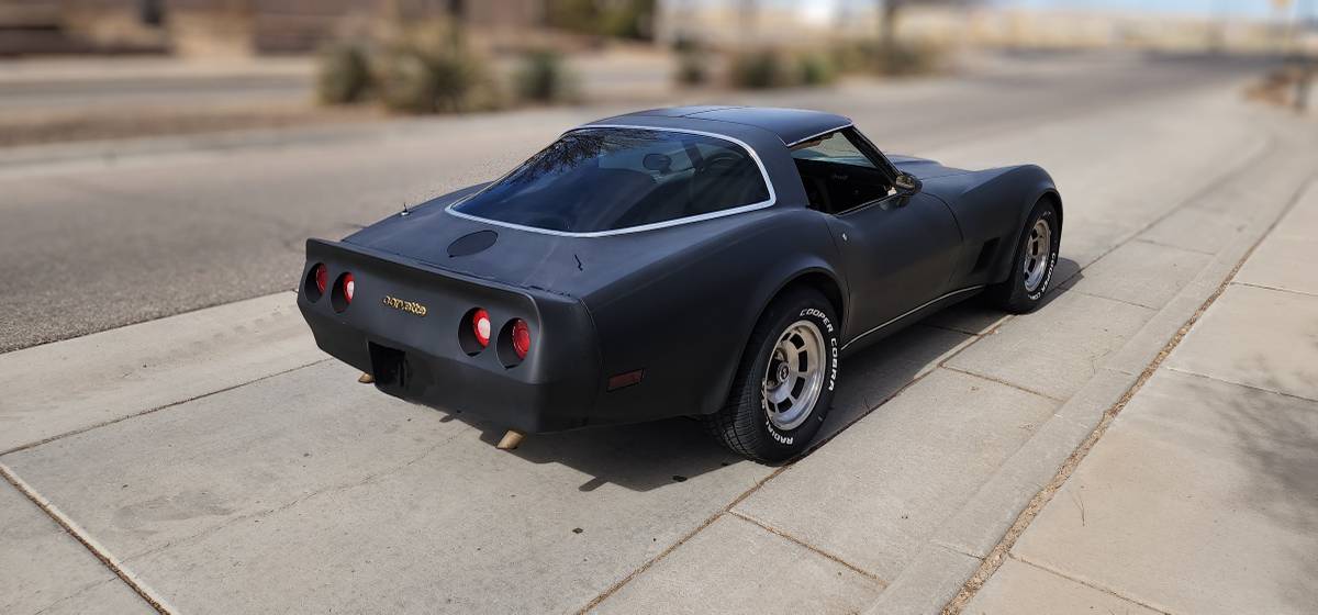 Chevrolet-Corvette-1980-black-159635-2