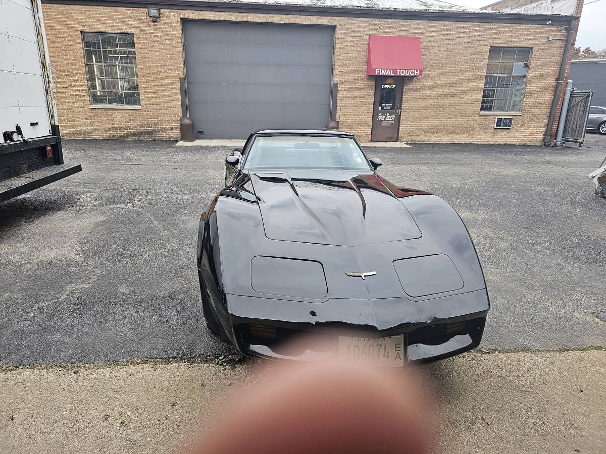 Chevrolet-Corvette-1980-black-48280-1