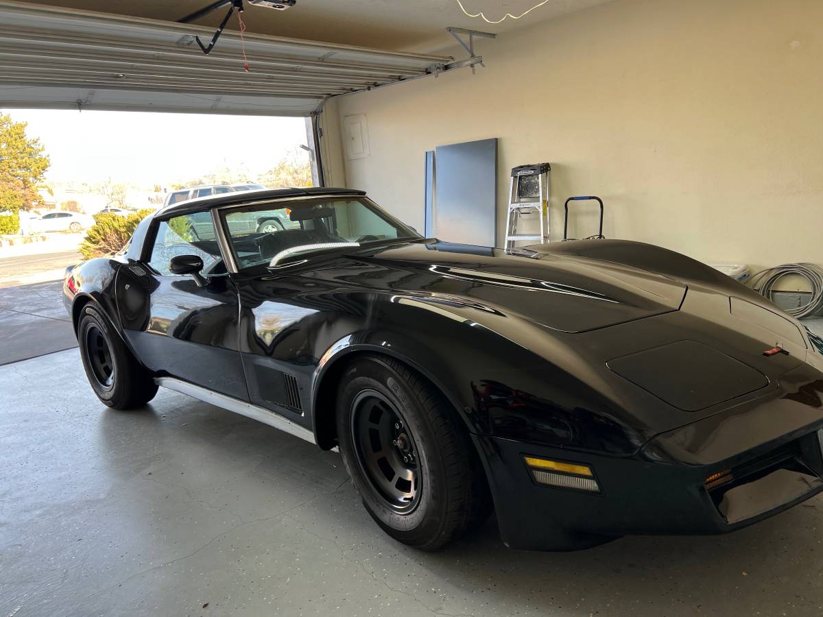 Chevrolet-Corvette-1981-209214-4