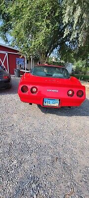 Chevrolet-Corvette-1981-Red-64020-3