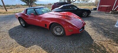 Chevrolet-Corvette-1981-Red-64020-5