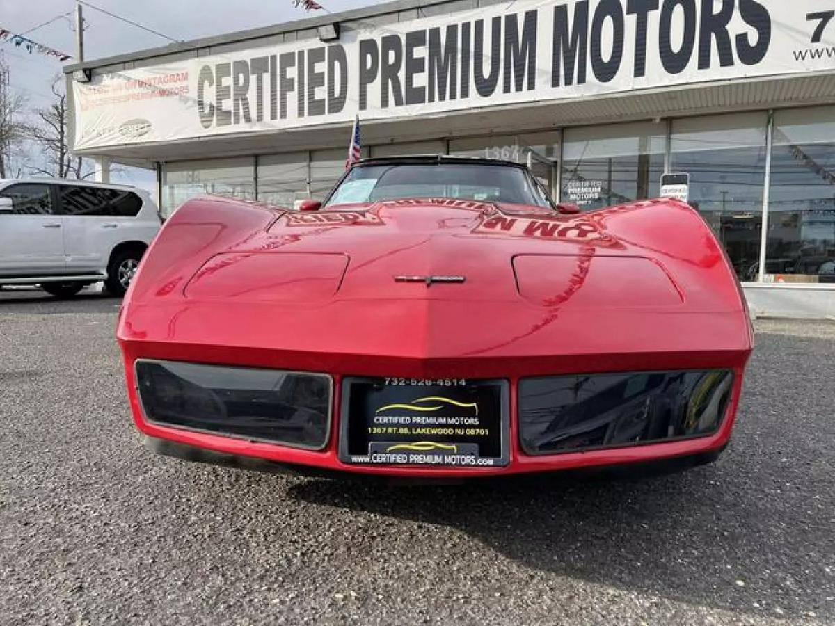 Chevrolet-Corvette-1981-red-187668-10