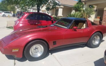 Chevrolet-Corvette-1981-red-201168-12