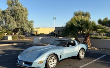 Chevrolet-Corvette-1982-107826-1