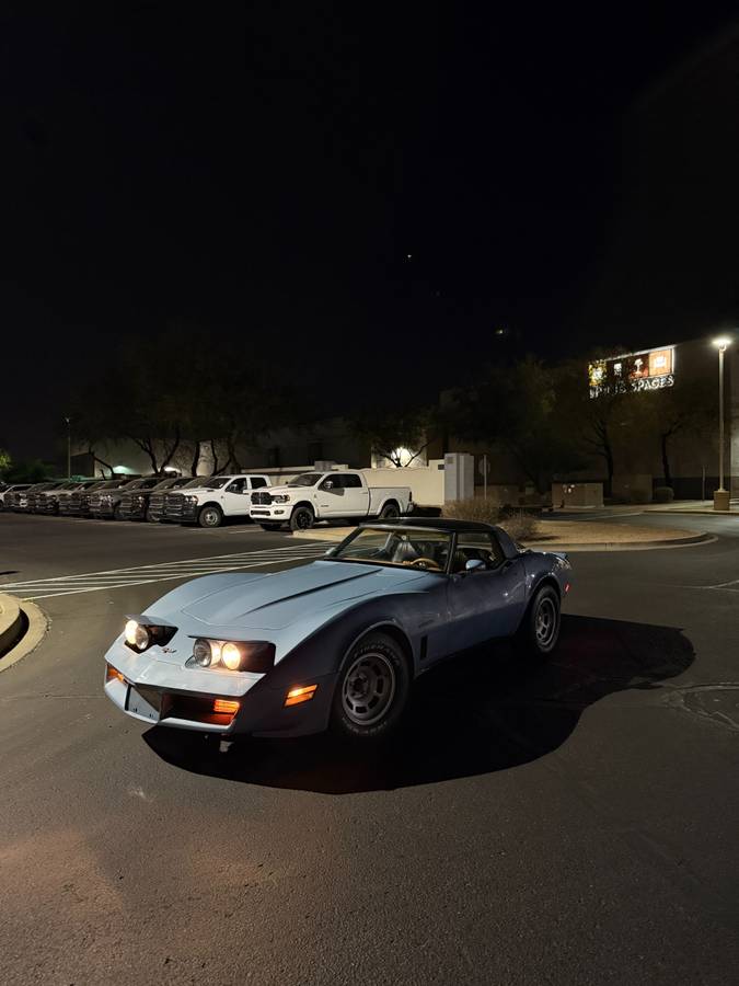 Chevrolet-Corvette-1982-107826-15