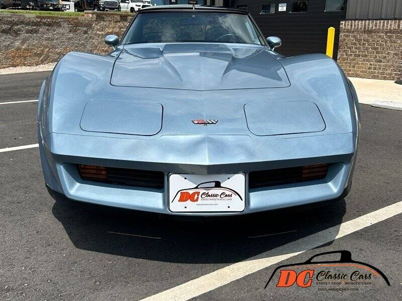 Chevrolet-Corvette-1982-black-126719-1