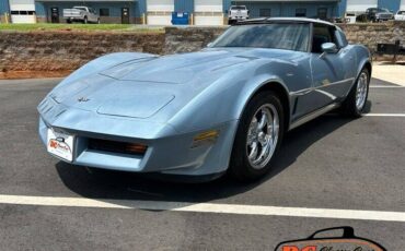 Chevrolet-Corvette-1982-black-126719-2