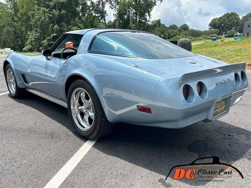 Chevrolet-Corvette-1982-black-126719-4