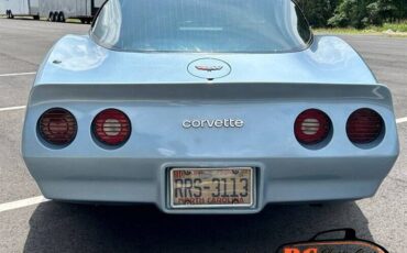 Chevrolet-Corvette-1982-black-126719-5