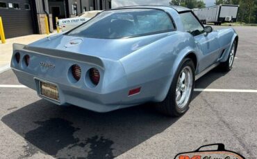 Chevrolet-Corvette-1982-black-126719-6