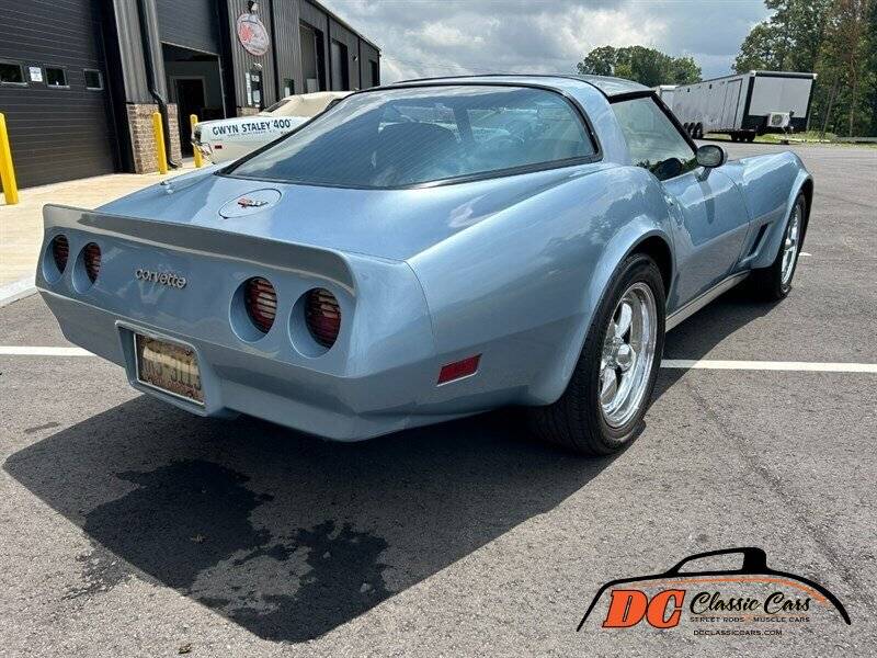 Chevrolet-Corvette-1982-black-126719-6