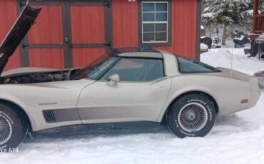 Chevrolet-Corvette-1982-custom-70811