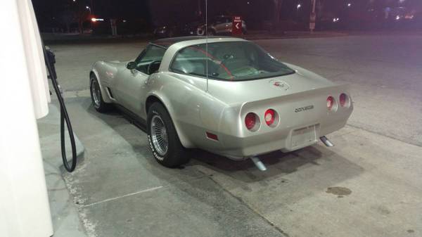 Chevrolet-Corvette-1982-silver-115872-17