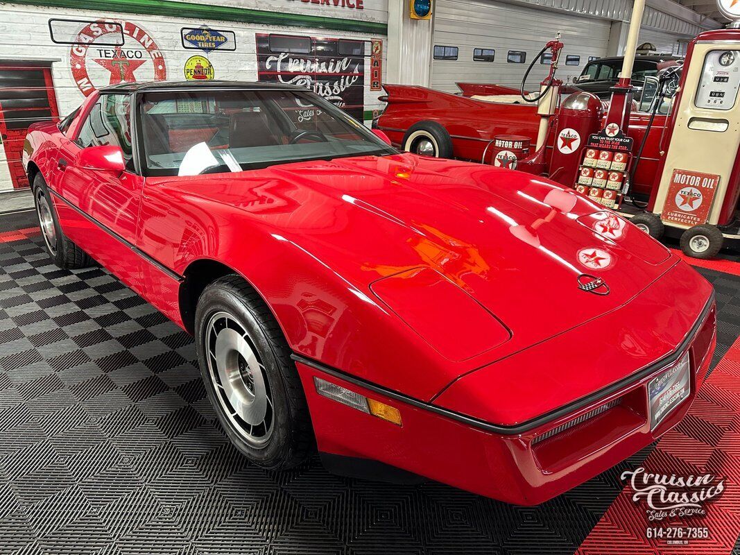 Chevrolet-Corvette-1984-Red-Black-107952-1