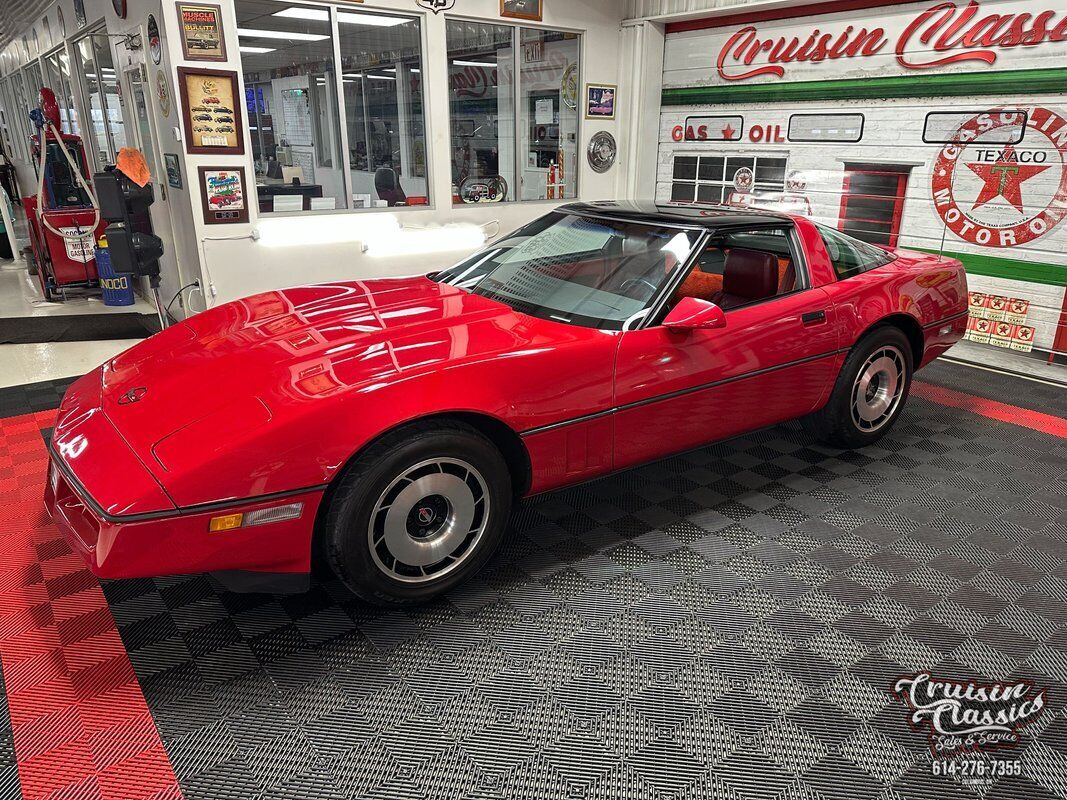 Chevrolet-Corvette-1984-Red-Black-107952-10