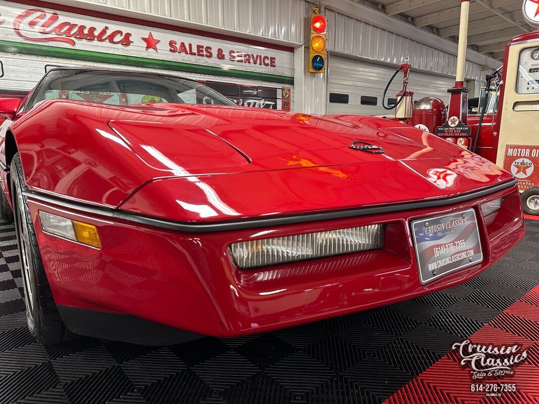 Chevrolet-Corvette-1984-Red-Black-107952-4