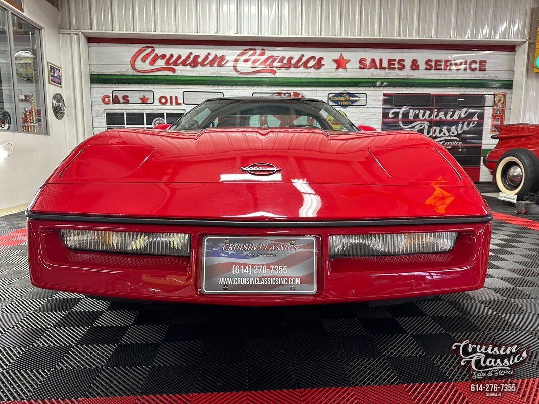 Chevrolet-Corvette-1984-Red-Black-107952-6