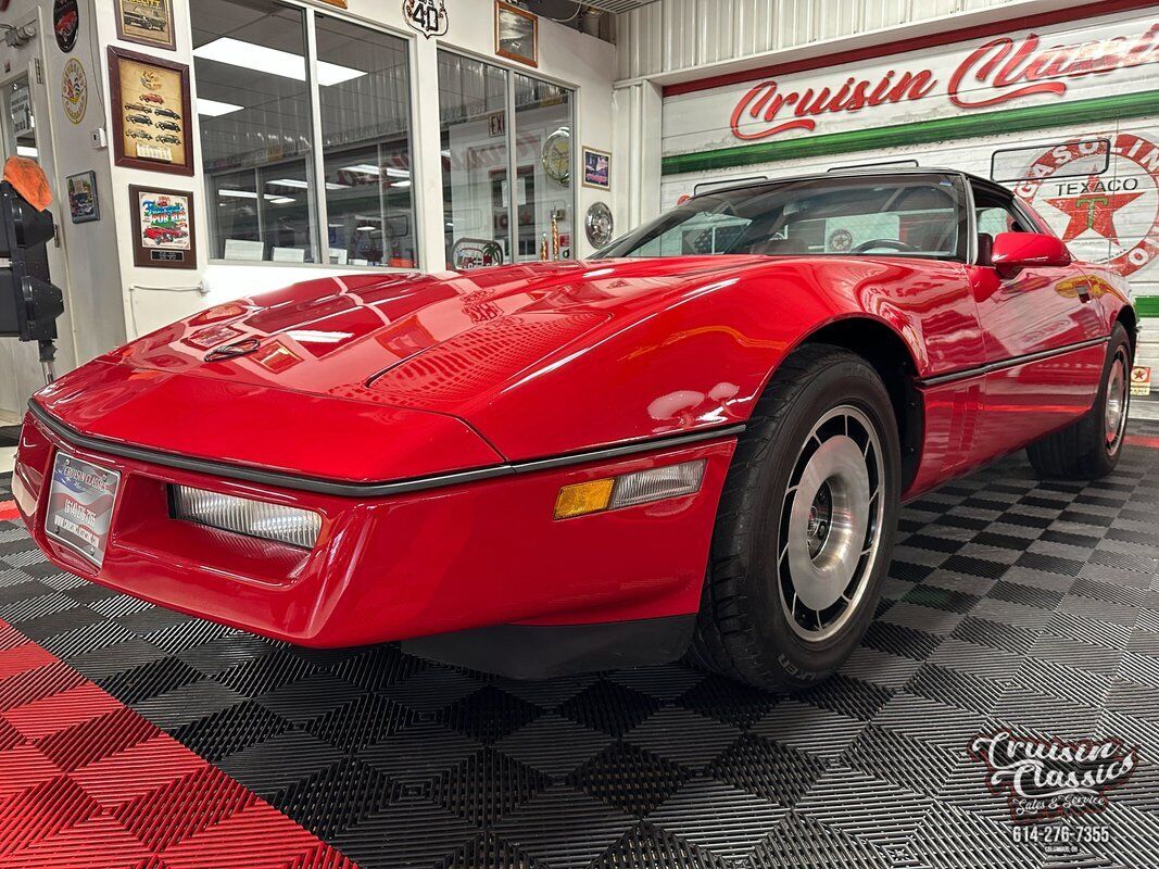 Chevrolet-Corvette-1984-Red-Black-107952-8