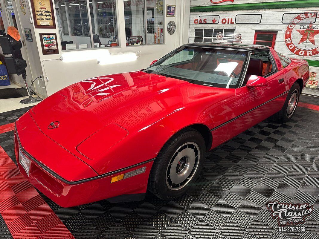 Chevrolet-Corvette-1984-Red-Black-107952-9