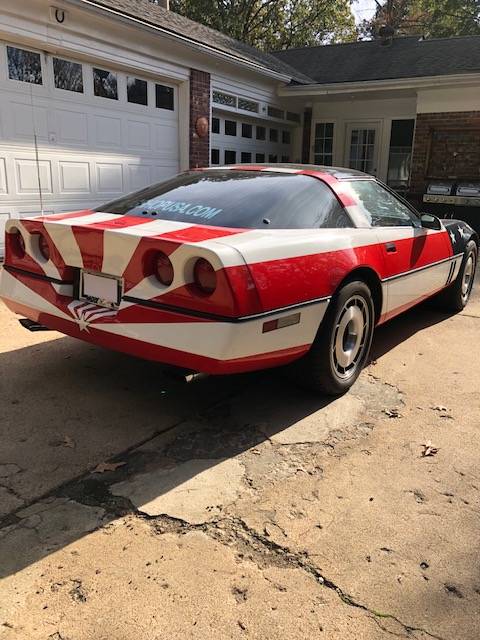 Chevrolet-Corvette-1985-82630-1