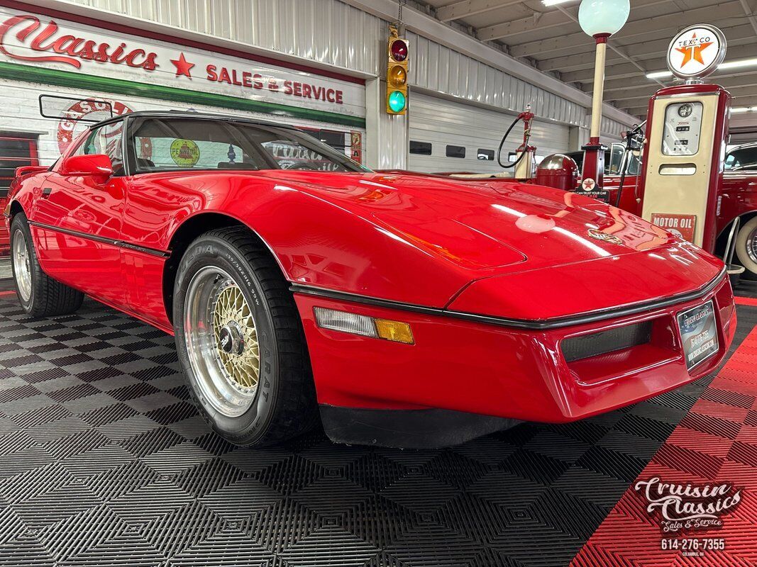 Chevrolet-Corvette-1985-Red-Black-151328-2