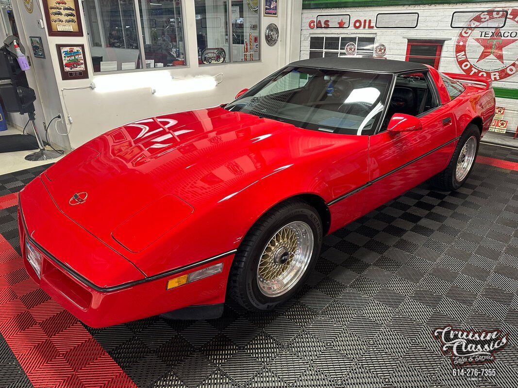 Chevrolet-Corvette-1985-Red-Black-151328-8