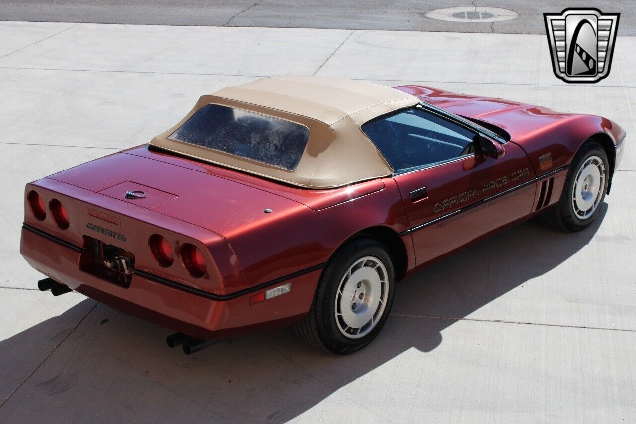 Chevrolet-Corvette-1986-Maroon-Tan-64760-8