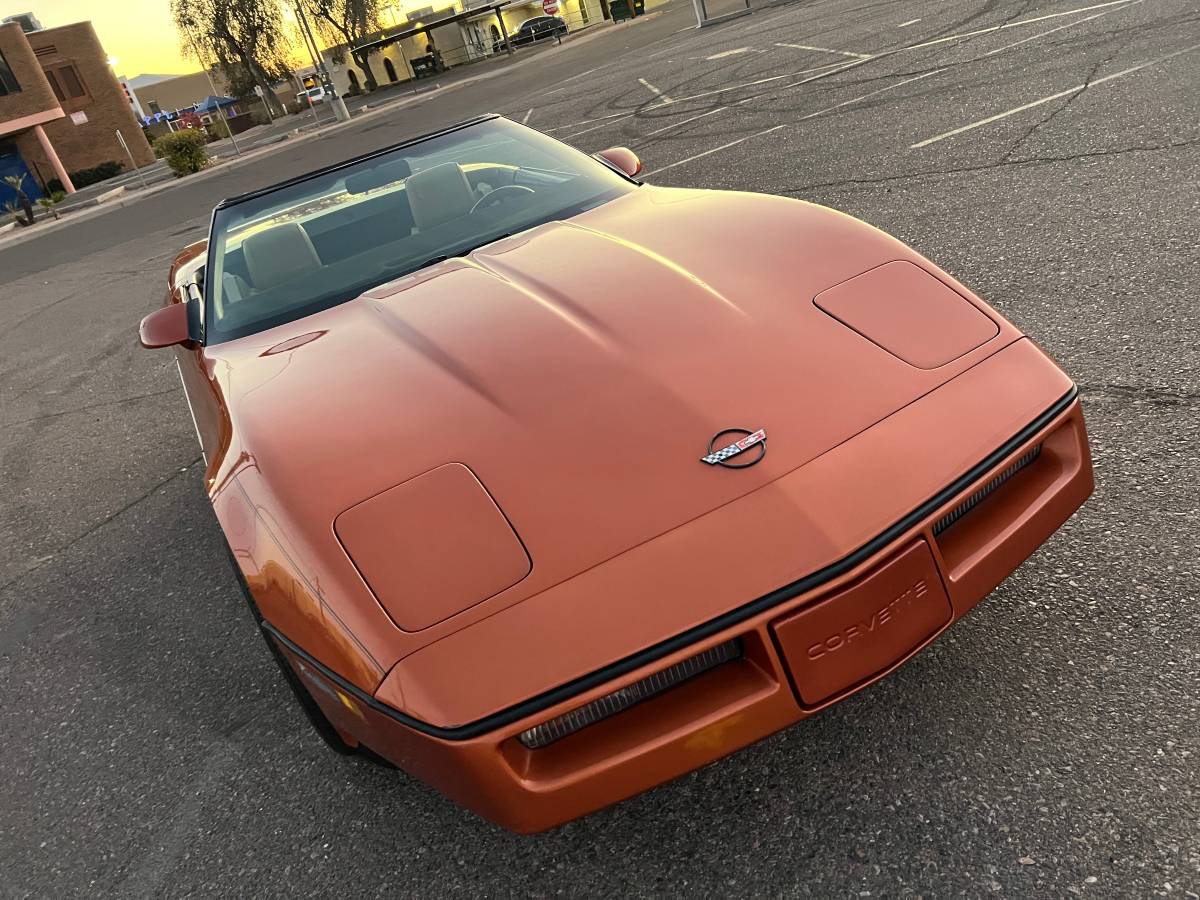 Chevrolet-Corvette-1987-167371-1