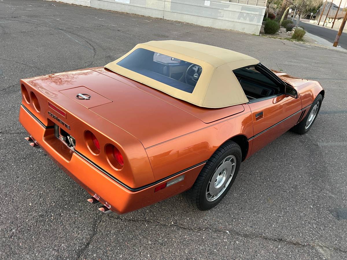 Chevrolet-Corvette-1987-167371-8