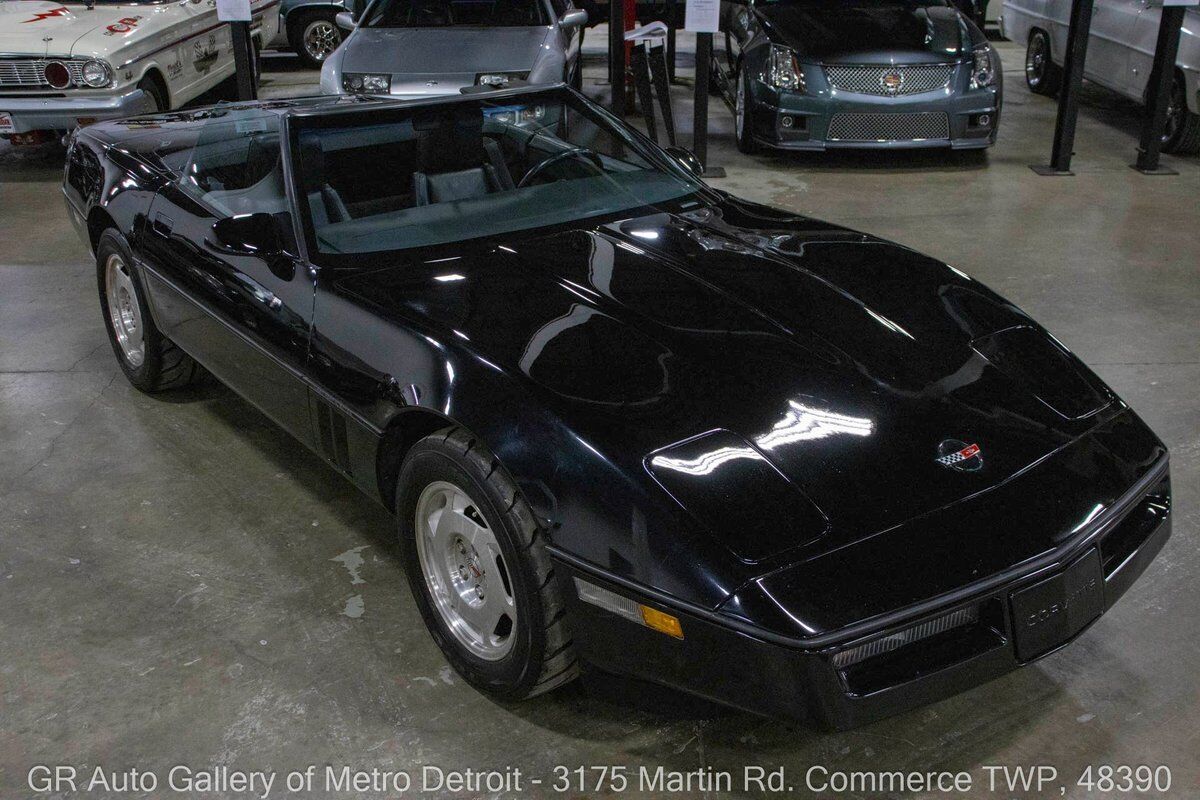 Chevrolet-Corvette-1988-Black-Black-42895-9