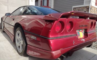 Chevrolet-Corvette-1988-red-171678