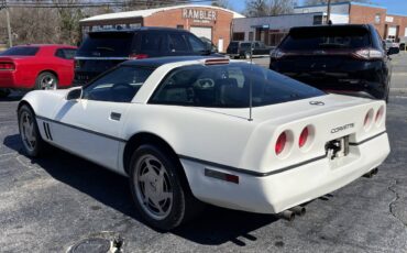 Chevrolet-Corvette-1988-white-222852-2