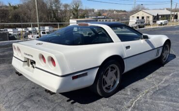 Chevrolet-Corvette-1988-white-222852-4