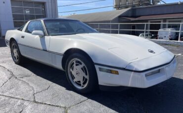 Chevrolet-Corvette-1988-white-222852-6