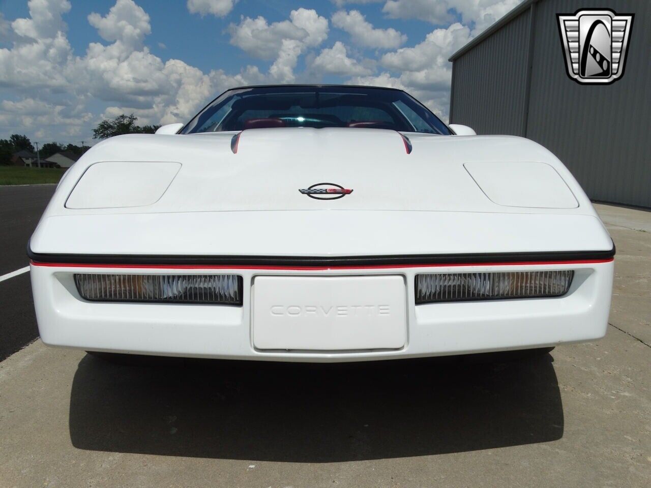 Chevrolet-Corvette-1989-White-Red-81457-2