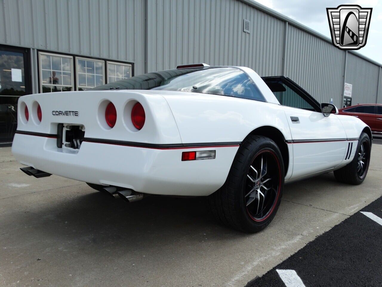 Chevrolet-Corvette-1989-White-Red-81457-7