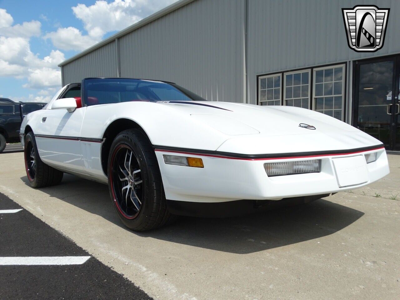 Chevrolet-Corvette-1989-White-Red-81457-9